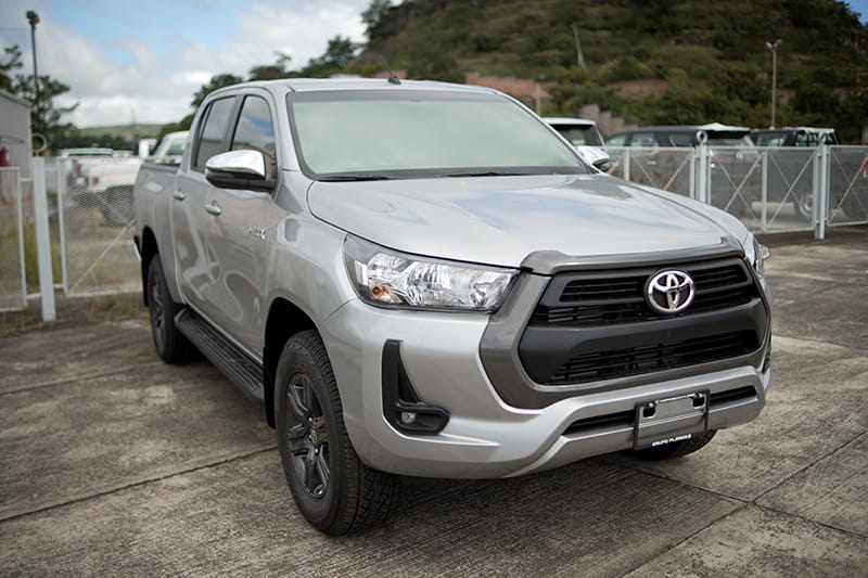 Toyota Hilux 4x4 DC MT